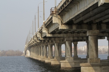 Новый мост в Днепре: подрядчик обещает поднапрячься