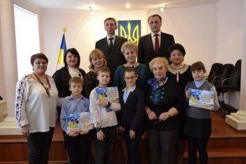 В Сумах ученики 4-х классов написали книгу о погибшем в АТО Александре Анищенко (ВИДЕО)