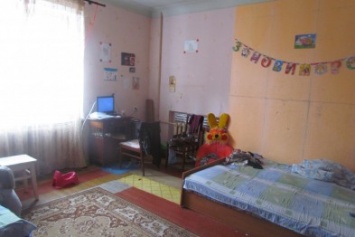 В Мариуполе хозяйка квартиры со скандалом выгоняла арендаторшу с тремя детьми (ФОТО)