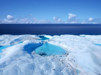 Нефть и газ Арктики будут добывать под водой и льдом