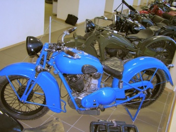 В автомобильном музее УГМК появился довоенный мотоцикл