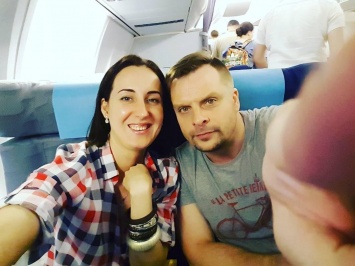 Жена Александра Носика опровергла слухи о романе мужа с экс-солисткой «Тутси»