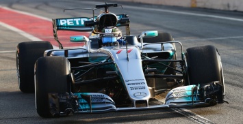 Formula 1: Mercedes столкнулась с проблемой лишнего веса машины
