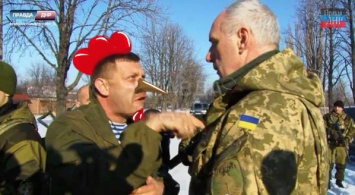 Петух: украинский военный поиздевался над главарем "ДНР"