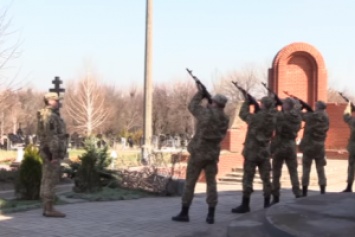 В сети обнародовано видео с похорон полковника СБУ Александра Хараберюша