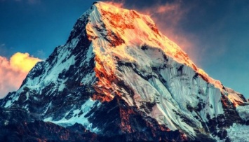 Более ста альпинистов собираются на Джомолунгму в этом году