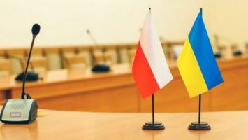 Все консульства Польши в Украине закрылись