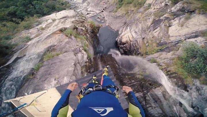 YouTube: Экстремал прыгнул в воду с высоты в 58 метров