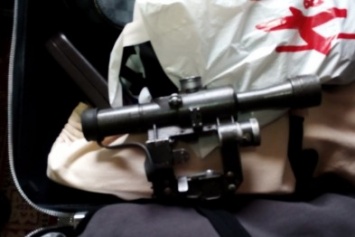 Харьковские пограничники нашли в вещах украинца оптический прицел к снайперской винтовке (ФОТО)
