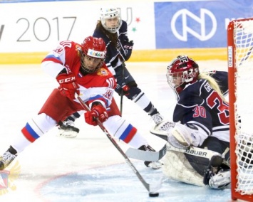 Российские хоккеистки проиграли канадкам и вышли на сборную Германии