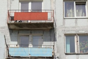 В Житомире студент выпал с балкона пятого этажа
