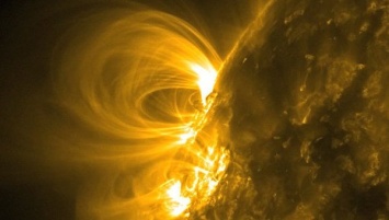 NASA зафиксировали три мощные вспышки на Солнце