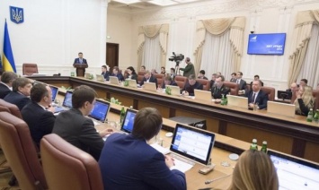 Декларации министров: Аваков и Петренко обеднели на миллионы, а Кубив удвоил доход