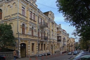 В Киеве дважды горело одно и то же историческое здание на Малой Житомирской