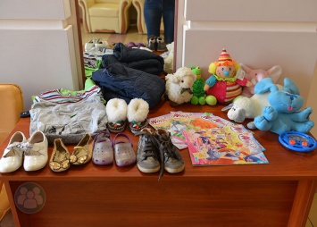 Волонтеры отправили посылки переселенцам из Крыма