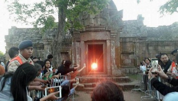 Уникальное явление в храме на севере Таиланда