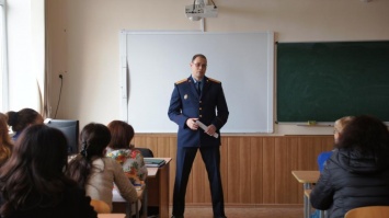 Сотрудники севастопольского следкома проводят правовые уроки для детей и их родителей