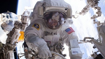 Астронавт Пегги Уитсон приняла командование экипажем МКС