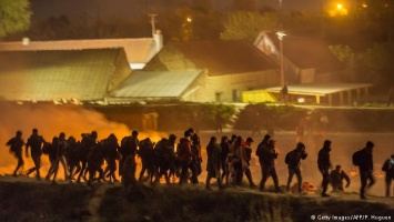 Во Франции после массовой драки сгорел дотла лагерь беженцев