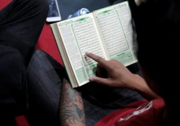 В Индонезии набожные "панки" проповедуют ислам