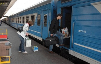 Укрзализныця назначила 14 дополнительных поездов на майские праздники