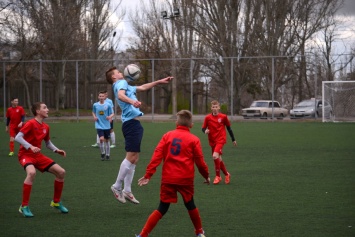 Детско-юношеская спортшкола «Николаев» вышла в лидеры первенства Украины по футболу
