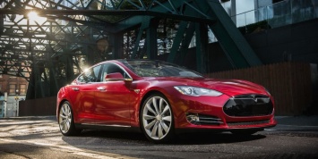 Без подзарядки Tesla Model S проехала свыше 540 км