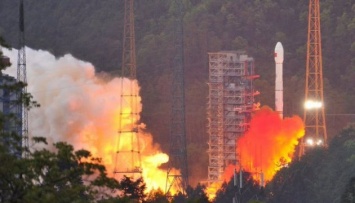 Китай оснастил спутник связи ионным электродвигателем