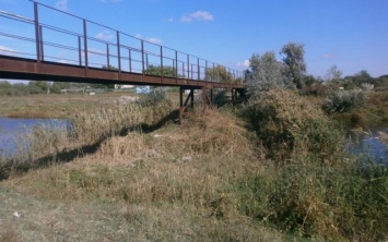 Воры повредили мост через реку на Херсонщине