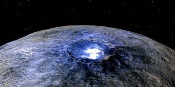 Hubble сделал фото гигантских извергающихся вулканов на планете Европа
