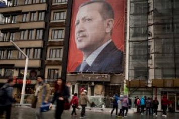 Референдум в Турции: подсчитано 99% голосов, оппозиция требует пересчета голосов