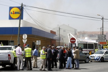 В Португалии близ супермаркета упал самолет, погибли пять человек