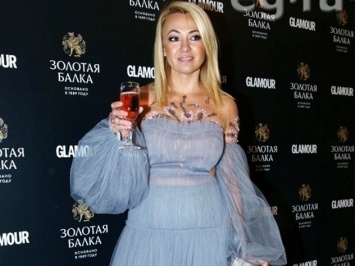 Пышная грудь Рудковской едва уместилась в платье (ФОТО)