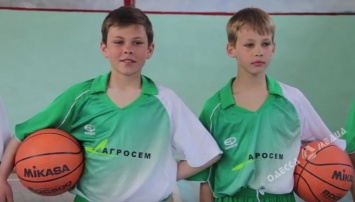 Аграрная компания «Агросем» подарила школе в Одесской области спортивное снаряжение