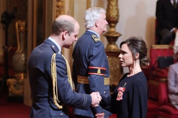 Виктория Бекхэм получила от принца Уильяма орден Британской империи