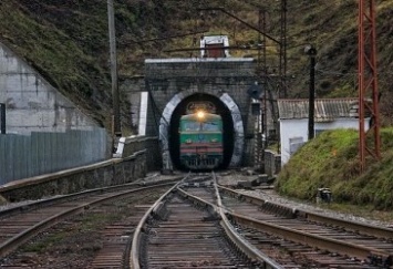 Строительство нового ж/д тоннеля в Карпатах планируют завершить в конце года