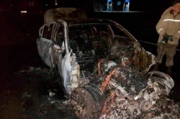 В Ровенской области дотла сгорел BMW (фото)