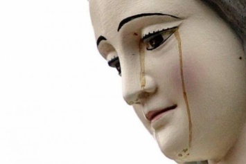 Статуя Богородицы в Аргентине заплакала кровавыми слезами