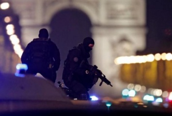 ИГ взяло ответственность за атаку на полицейских в Париже
