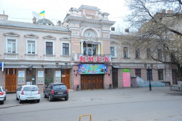 Ревизоры нашли серьезные нарушения у Одесского цирка и Института последипломного образования
