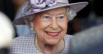 Королеву Великобритании Елизавету II вся страна поздравляет с днем рождения