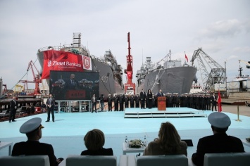Турция приняла на вооружение новый десантный корабль
