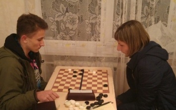 На Днепропетровщине соревновались юные шашисты