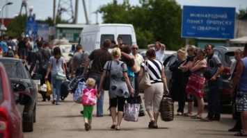 Люди из Донбасса стали в 3 раза чаще ездить в Россию: Ситуация на границе