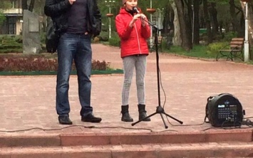 Фото: в центре Запорожья провели оригинальную акцию