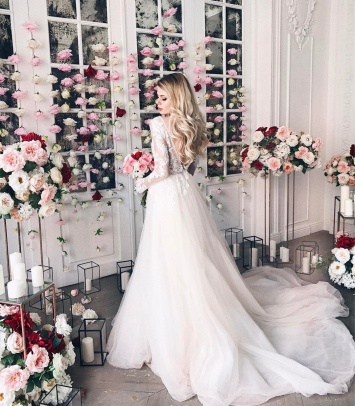 Невеста Преснякова выбрала свадебное платье
