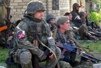 Блогер: Главным фактором не позволяющим «армии ДНР» разбежаться является то, что все они теперь оказались вне закона