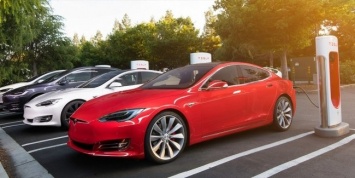 Tesla удвоит количество зарядных станций