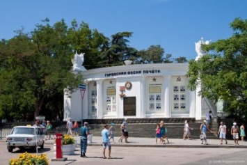 Стало известно, когда обновят городскую доску почета в центре Севастополя