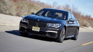 Флагманский BMW M760Li попал под отзыв из-за утечки масла